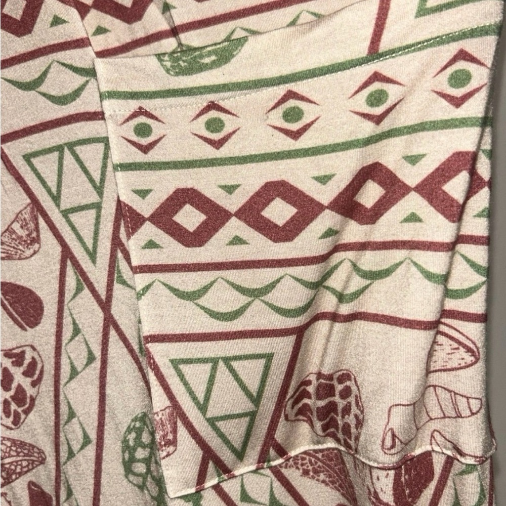 Lexbreezy Hawaii Tribal Shell Print Jumpsuit, 3XL — Modern Aloha Wear. - Picture 4 of 5